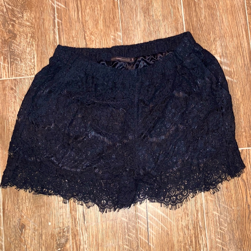 NWOT black lace shorts